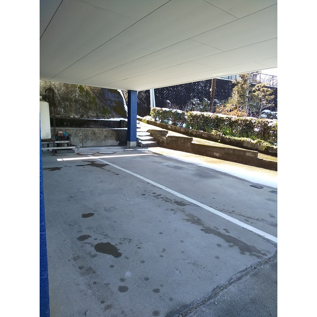 羽島郡岐南町薬師寺５丁目のアパートの駐車場