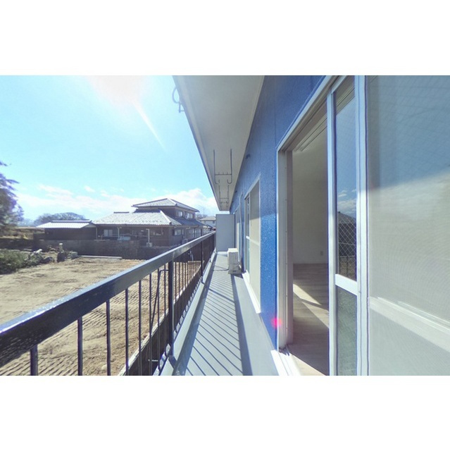 羽島郡岐南町薬師寺５丁目のアパートのバルコニー