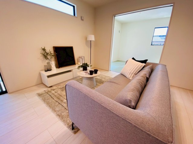 リナージュ/南区/御幸笛田/23-1期／1号棟の居間・リビング