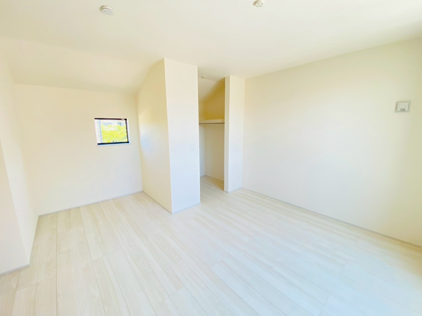 リナージュ/南区/御幸笛田/23-1期／1号棟の洋室