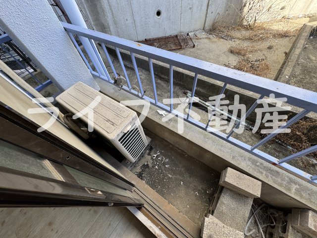 サニーマンションのバルコニー|お洗濯にも便利なバルコニー付き