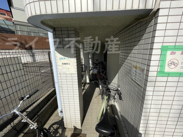 サニーマンションのエントランス|清潔なエントランスです