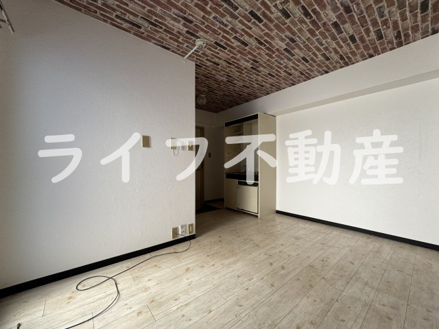 サニーマンションの居間・リビング|ゆったり過ごせるリビングです