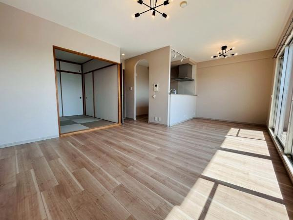 【居間・リビング】 | コート和泉府中セルカC棟　中古マンション