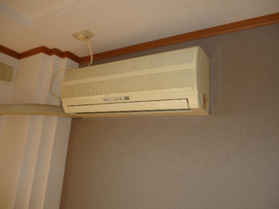 【設備】 | アベニール細江 | リビングにはエアコン１台付き