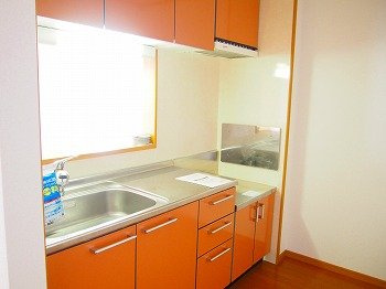 【キッチン】 | エーデル | コンパクトなキッチンで掃除もラクラク