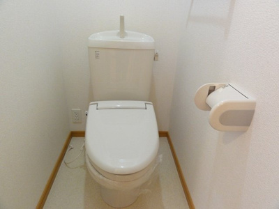【トイレ】 | フィオーレ白浜Ⅱ | コンパクトで使いやすいトイレです