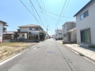 【前面道路含む現地写真】