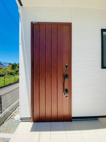 リナージュ/南区/御幸笛田1丁目/24-1期／1号棟の玄関|御幸笛田新築完成しました☆即案内致可能☆当日の連絡も大歓迎☆