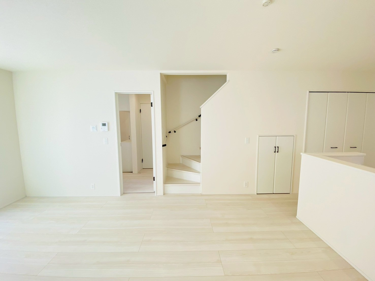 リナージュ/南区/御幸笛田1丁目/24-1期／1号棟の居間・リビング|御幸笛田新築完成しました☆即案内致可能☆当日の連絡も大歓迎☆