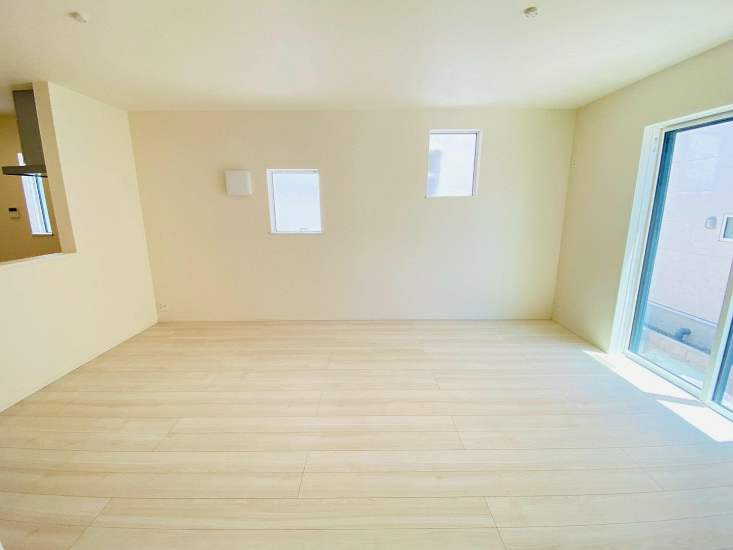 リナージュ/南区/御幸笛田1丁目/24-1期／1号棟の居間・リビング|御幸笛田新築完成しました☆即案内致可能☆当日の連絡も大歓迎☆