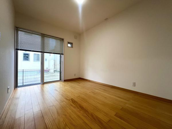 大石町2丁目中古の洋室|全室換気口付きで二重窓になっているので防寒対策にも◎