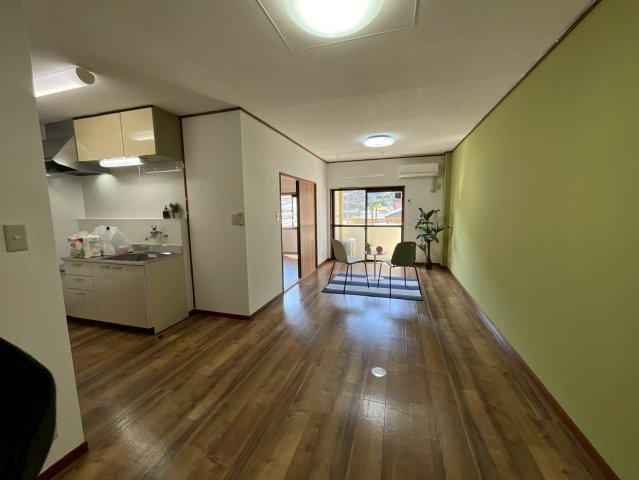 ヒルズF&Mのその他|グリーンの壁面がポイントです