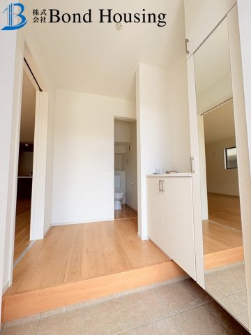 並列2台駐車可能　福吉台2丁目　新築限定１棟の玄関