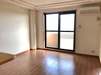 【居間・リビング】 | ソレイユ　シャトー | リビング