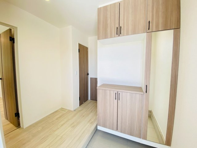 リナージュ/南区/御幸笛田1丁目/24-1期/2号棟の玄関|御幸笛田新築完成しました☆即案内致可能☆当日の連絡も大歓迎☆