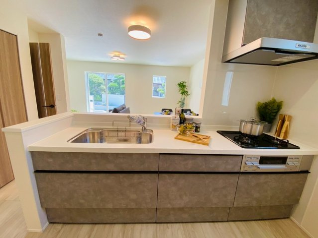 リナージュ/南区/御幸笛田1丁目/24-1期/2号棟のキッチン|御幸笛田新築完成しました☆即案内致可能☆当日の連絡も大歓迎☆