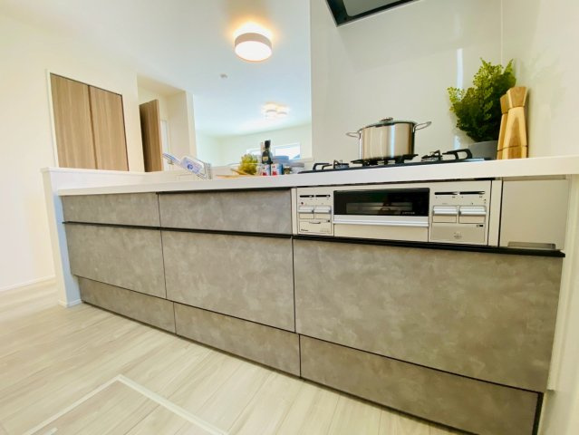 リナージュ/南区/御幸笛田1丁目/24-1期/2号棟のキッチン|御幸笛田新築完成しました☆即案内致可能☆当日の連絡も大歓迎☆