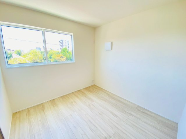 リナージュ/南区/御幸笛田1丁目/24-1期/2号棟の洋室|御幸笛田新築完成しました☆即案内致可能☆当日の連絡も大歓迎☆