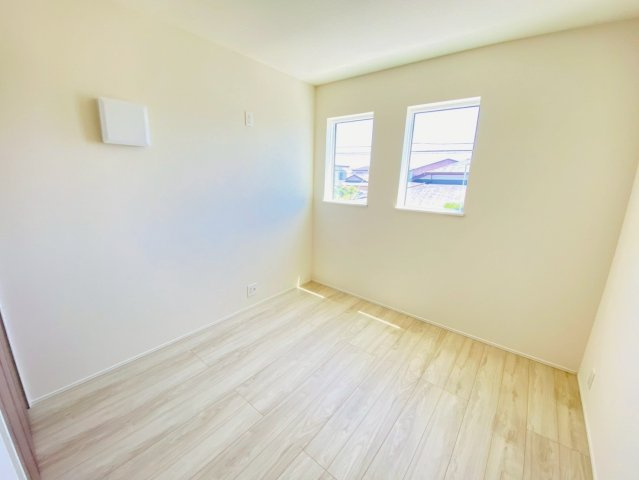 リナージュ/南区/御幸笛田1丁目/24-1期/2号棟の洋室|御幸笛田新築完成しました☆即案内致可能☆当日の連絡も大歓迎☆