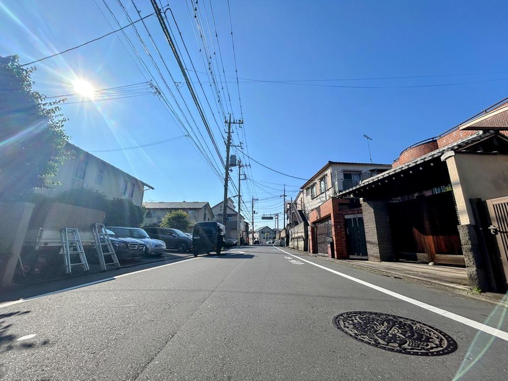 大田区中央６丁目　建築条件なし売地の前面道路含む現地写真|2025.07撮影　南西公道7.3ｍ　日当たり良好