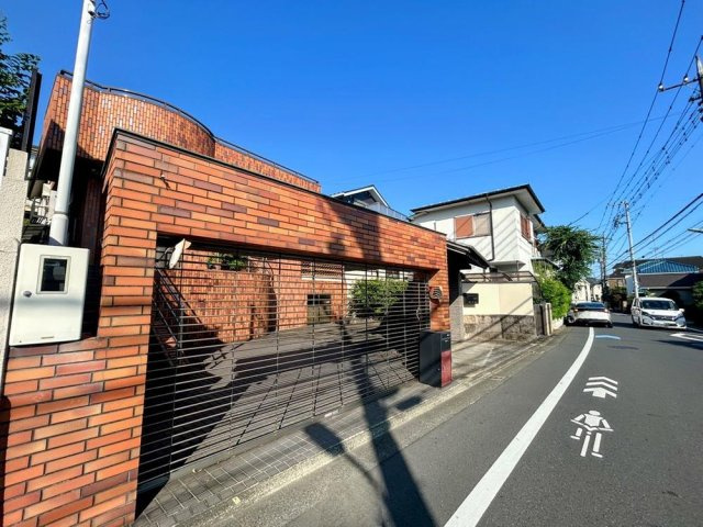 大田区中央６丁目　建築条件なし売地の前面道路含む現地写真|2025.07撮影　南西公道7.3ｍ　日当たり良好