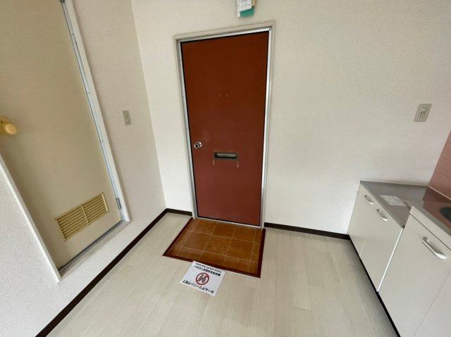 シティハイツ中町の玄関