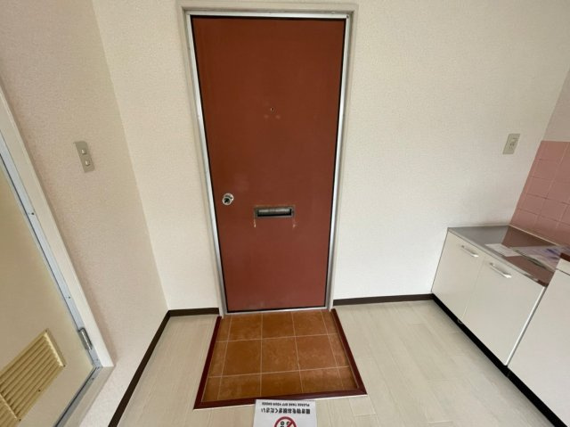 シティハイツ中町の玄関