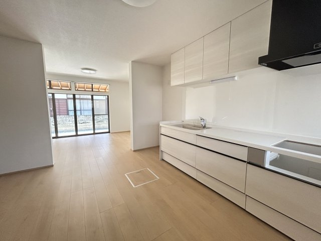 【キッチン】 | 吉野売家 | キッチンスペースも明るい床にリフォーム済です！