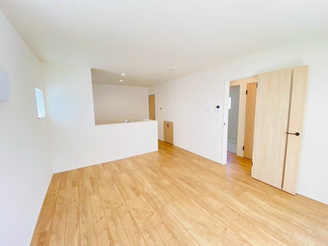 リナージュ/南区/御幸笛田1丁目/24-1期/3号棟の居間・リビング|御幸笛田新築完成しました☆即案内致可能☆当日の連絡も大歓迎☆