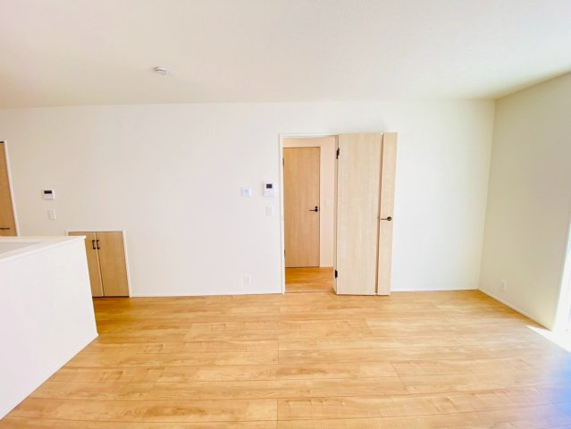 リナージュ/南区/御幸笛田1丁目/24-1期/3号棟の居間・リビング|御幸笛田新築完成しました☆即案内致可能☆当日の連絡も大歓迎☆