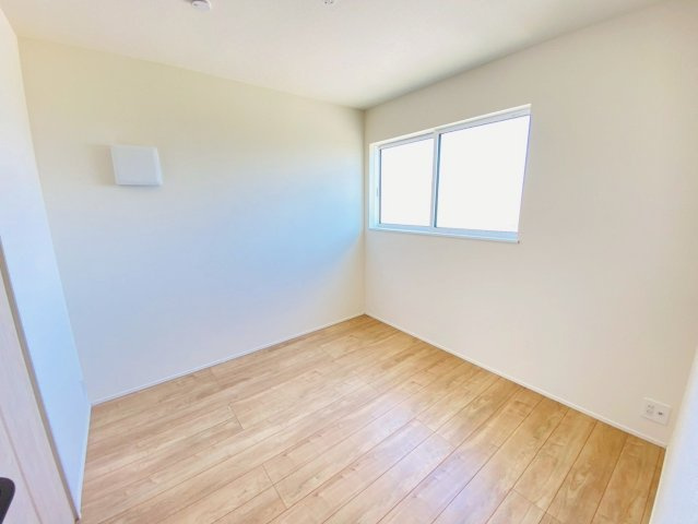 リナージュ/南区/御幸笛田1丁目/24-1期/3号棟の洋室|御幸笛田新築完成しました☆即案内致可能☆当日の連絡も大歓迎☆