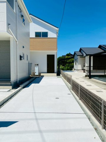 リナージュ/南区/御幸笛田1丁目/24-1期/3号棟の駐車場|御幸笛田新築完成しました☆即案内致可能☆当日の連絡も大歓迎☆