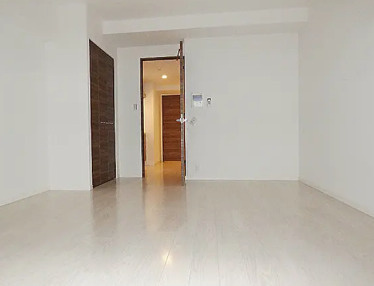 ルーエ本町の居間・リビング