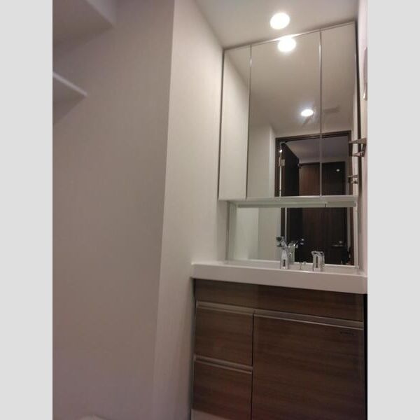 エスリードレジデンス梅田マークスの独立洗面台