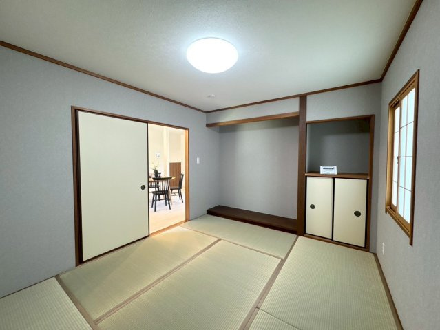 【認定中古】小倉南区志井鷹羽台　5SLDK　【小倉南区　中古戸建て】の和室|和室でほっと一息、心落ち着く空間【小倉南区　中古戸建】
