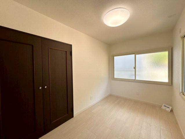 【認定中古】小倉南区志井鷹羽台　5SLDK　【小倉南区　中古戸建て】の洋室|全室採光◎、どの部屋も明るく快適です【小倉南区　中古戸建】