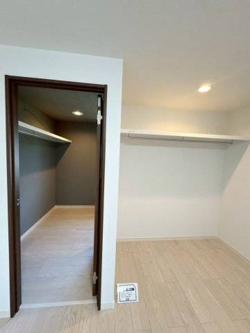 【認定中古】小倉南区志井鷹羽台　5SLDK　【小倉南区　中古戸建て】|パイプがあるので洋服も収納しやすいクローゼット♪