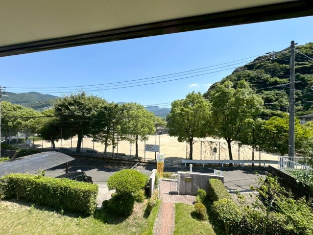 【認定中古】小倉南区志井鷹羽台　5SLDK　【小倉南区　中古戸建て】の展望|目の前は公園♪【小倉南区　中古戸建】