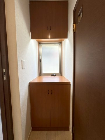 【認定中古】小倉南区志井鷹羽台　5SLDK　【小倉南区　中古戸建て】の収納|洗面所横にも便利な物入れ♪【小倉南区　中古戸建】