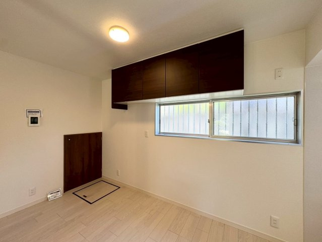 【認定中古】小倉南区志井鷹羽台　5SLDK　【小倉南区　中古戸建て】の収納|リビングには備え付けの収納完備♪【小倉南区　中古戸建】