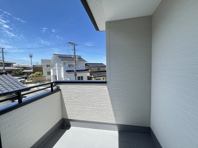 【バルコニー】 | 福岡市東区下原2丁目7期　1号棟（全1棟）【仲介手数料無料・0円】 | 現地写真。