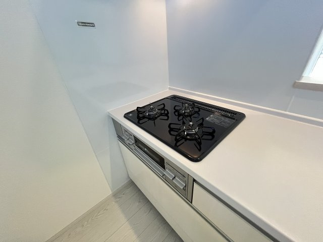 【キッチン】 | 福岡市東区下原2丁目7期　1号棟（全1棟）【仲介手数料無料・0円】 | 現地写真。