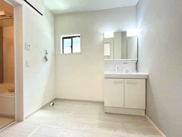 【洗面所】 | 福岡市東区下原2丁目7期　1号棟（全1棟）【仲介手数料無料・0円】 | 現地写真。