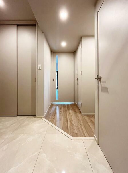 S-RESIDENCE福島diverseの玄関