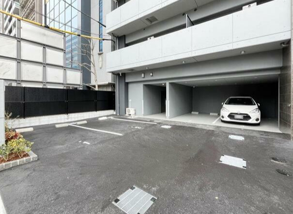 S-RESIDENCE福島diverseの駐車場