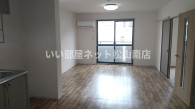 【居間・リビング】 | ハイカムール　南　B棟