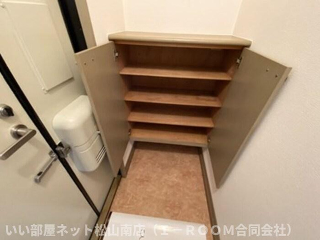 【玄関】 | ハイカムール　南　B棟