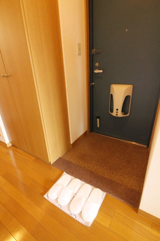 リーラ・コートの玄関