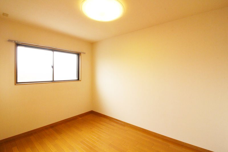 リーラ・コートの洋室